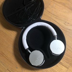 PURO Bluetooth headphones